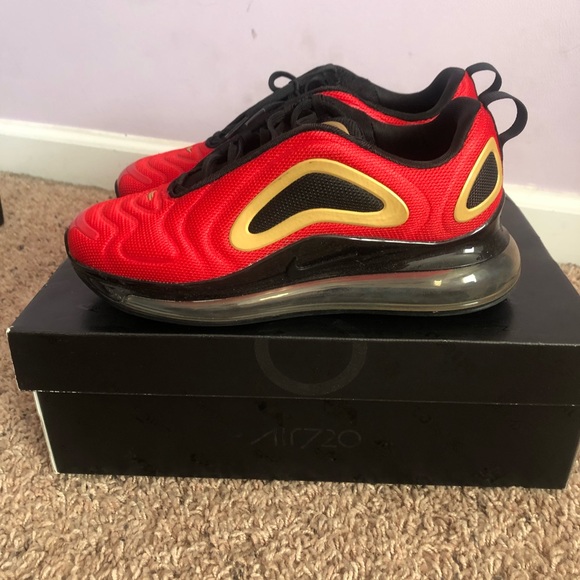 Nike - Picture 3 of 4